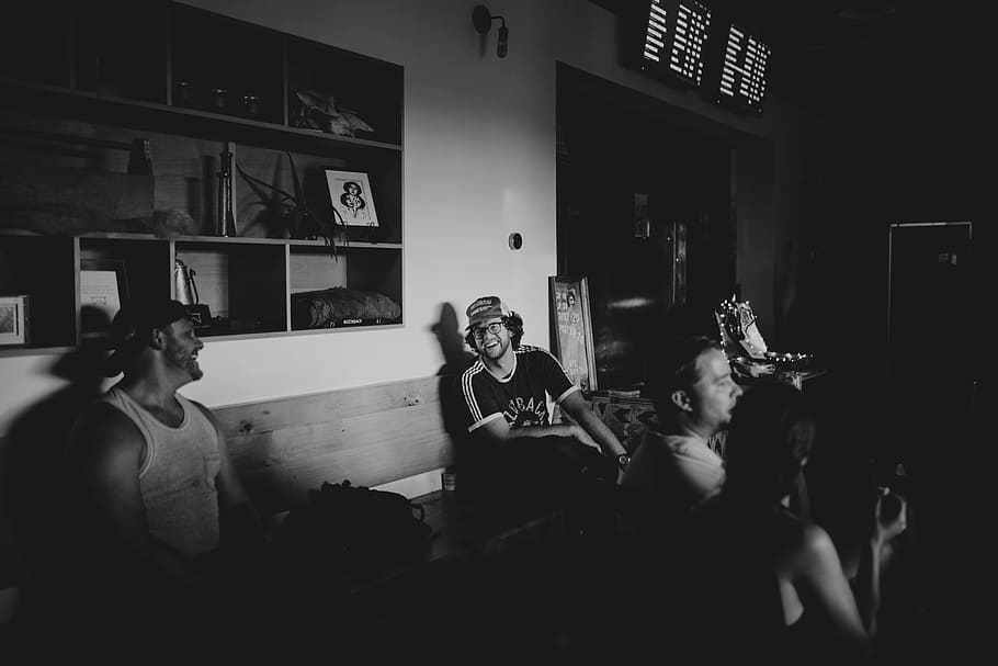 black and white, house, inside, interior, people, men, laughing HD wallpaper