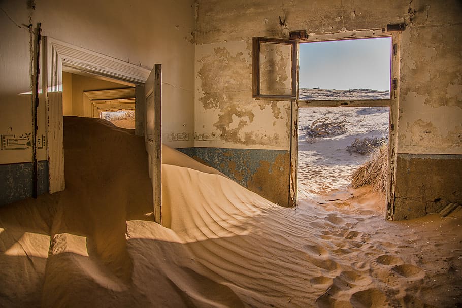 photography of sand inside the house, house filled with sand HD wallpaper