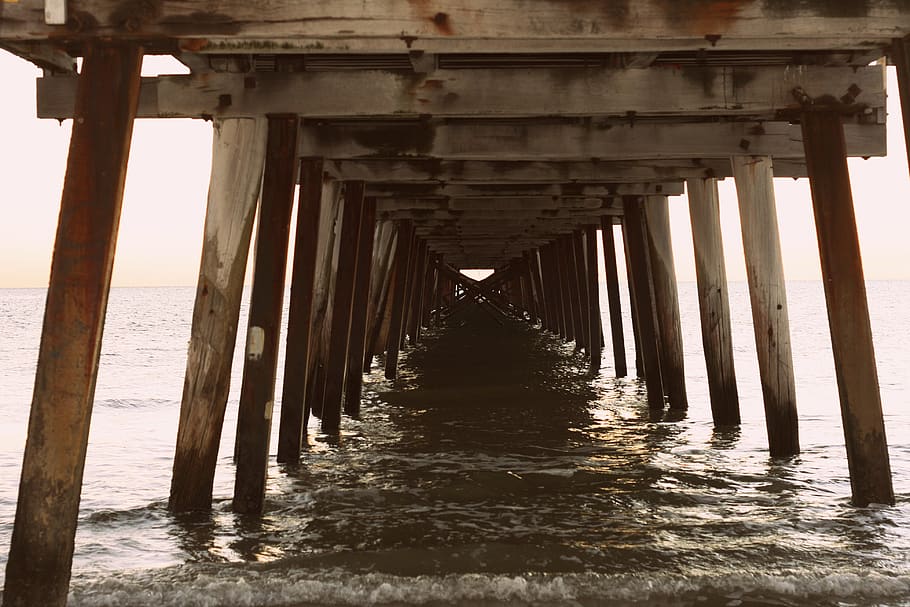 throws, sea, water, hobbies, architectural column, architecture HD wallpaper