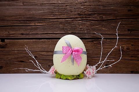 beige egg ceramic figurine, easter egg, holidays, ornaments HD wallpaper