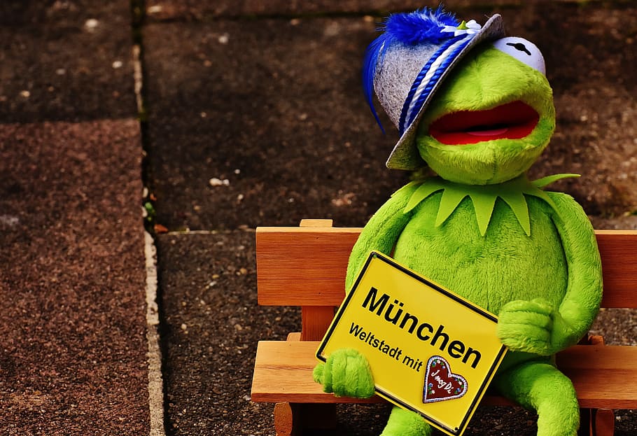 Kermit the frog sitting on bench, munich, bavaria, cosmopolitan city, HD wallpaper