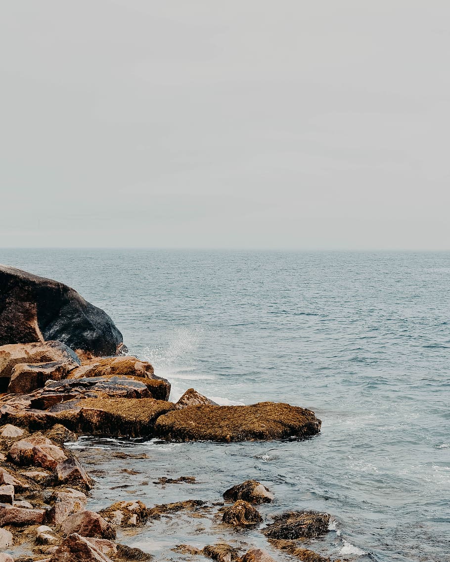 photo of rocks beside body of water, body of water, wave, splash HD wallpaper