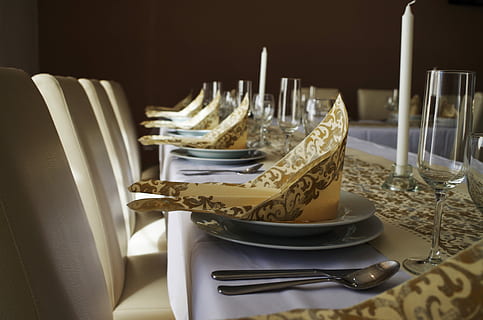 silver fork and spoon beside plate, Table Manners, Place Setting HD wallpaper