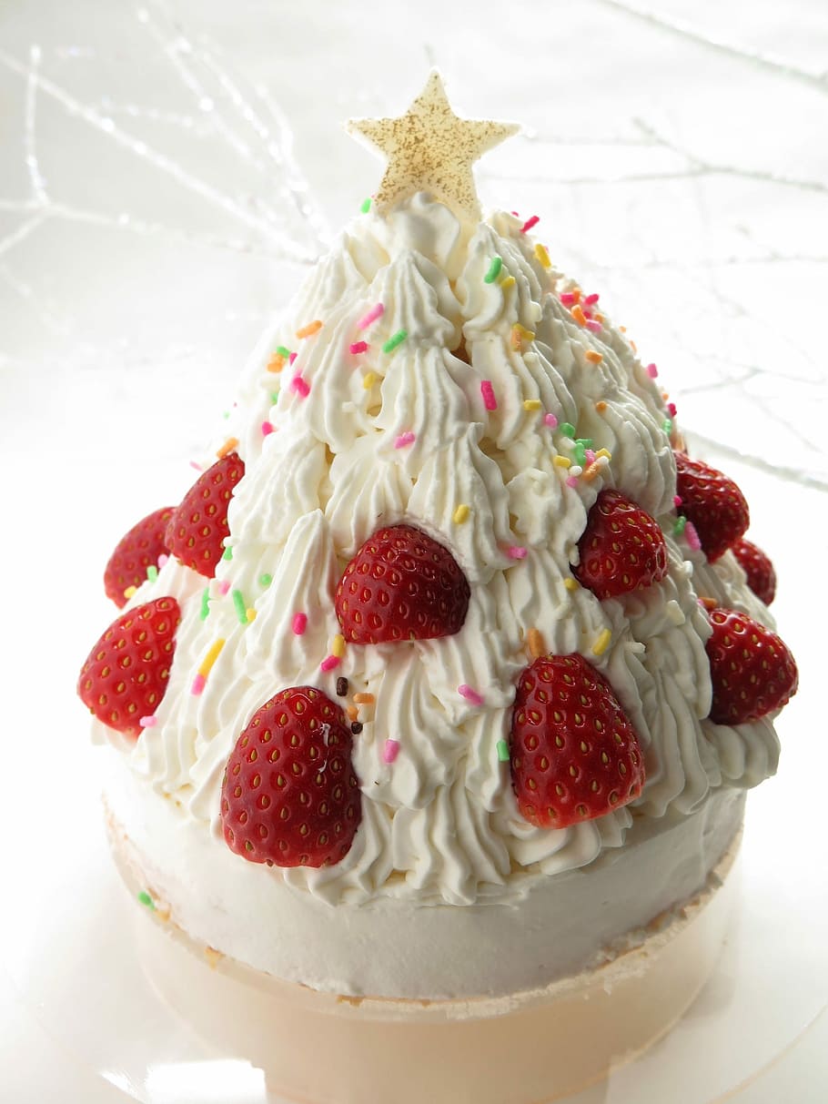 Christmas, Tree, Cake, Illumination, fruit, strawberry, sweet, HD wallpaper