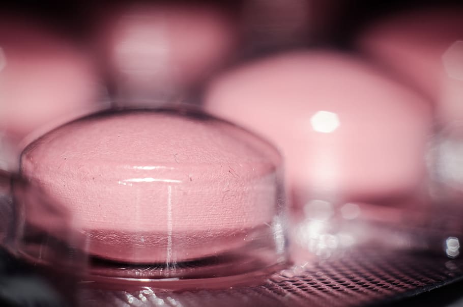 closeup photography of pink medication pill, medications, cure HD wallpaper