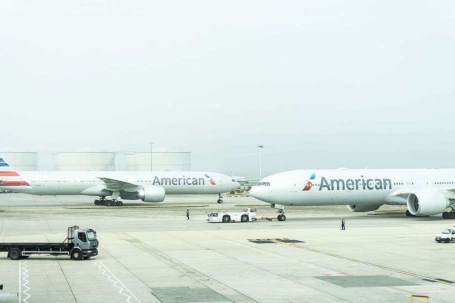 photo of two American air planes, airplane, commercial Airplane HD wallpaper