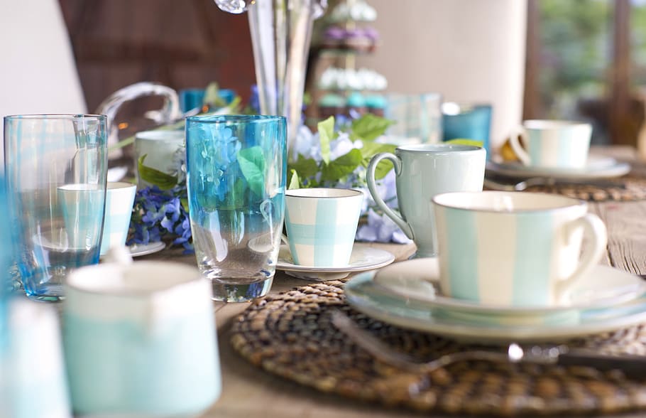 cups and glasses on table with vase, breakfast, tea, coffee HD wallpaper