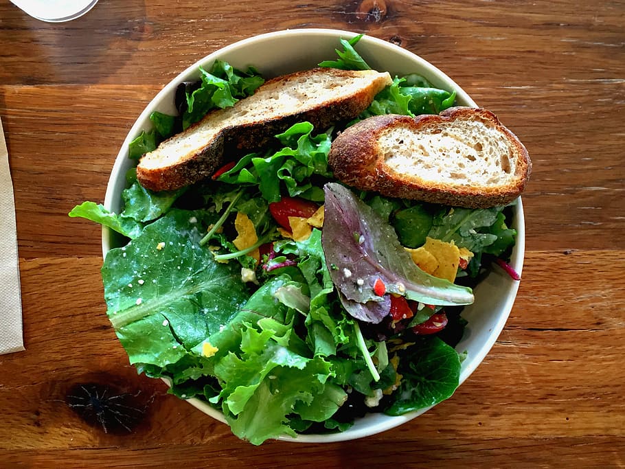 vegetable and bread in bowl, leaves, salad, white, ceramic, lettuce, HD wallpaper