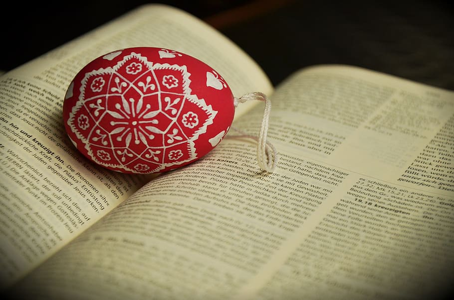 red and white print egg on open book, easter, christian faith, HD wallpaper