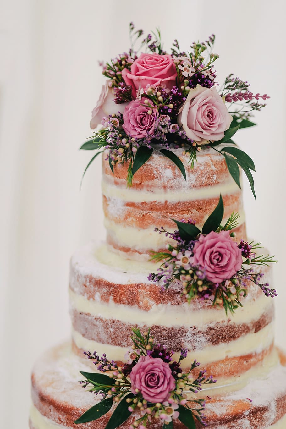 red and pink roses accent cake closeup photo, wedding, flower HD wallpaper