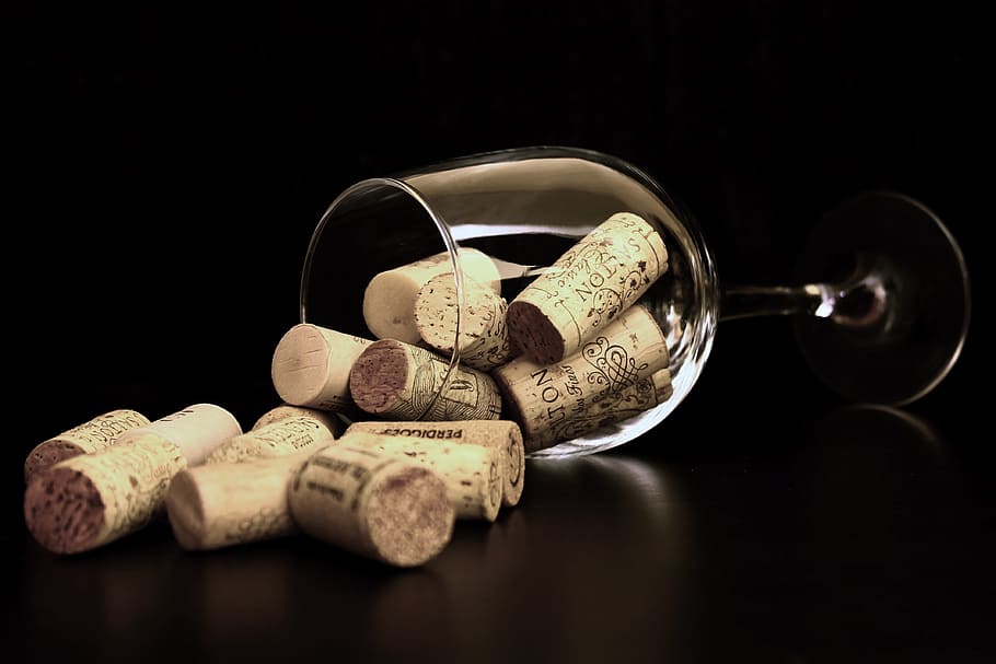 Brown Corks on Clear Wine Glass, wine cork, cork - stopper, bottle HD wallpaper