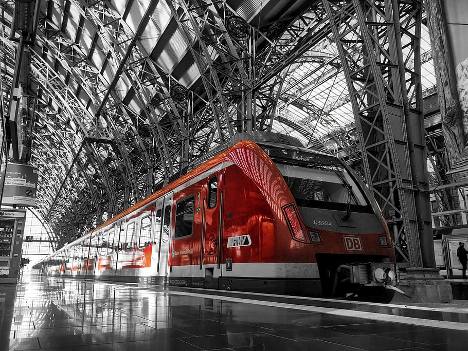 Frankfurt Hauptbahnhof, red train, station, platform, structure HD wallpaper