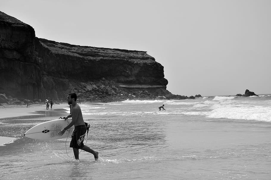 sea, ocean, water, beach, coast, shore, people, men, swimming HD wallpaper