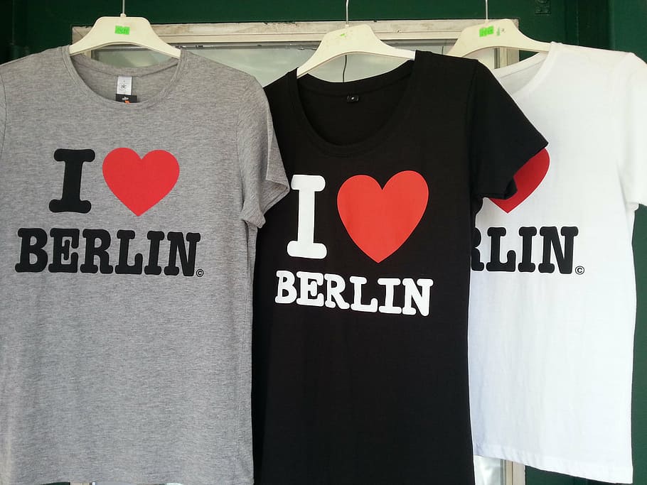 grey, black, and white i love Berlin crew-neck t-shirts with hangers, HD wallpaper