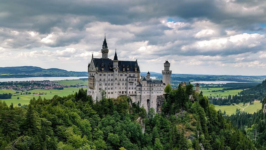 white castle during daytime, architecture, travel, palace, panoramic HD wallpaper