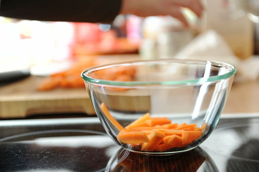 sliced carrots in clear glass bowl, kitchen, cook, vegetables HD wallpaper