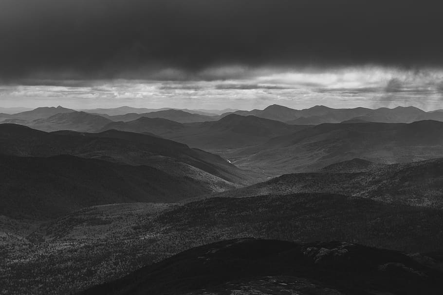 grayscale photo of hill and cloud horizon, grayscale photography of mountain under clouds HD wallpaper