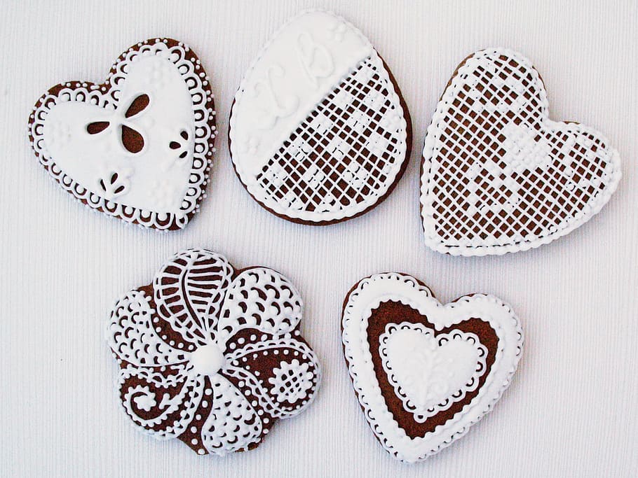 Gingerbread, Holiday, Easter, gift, clearance, drawing, heart shape HD wallpaper