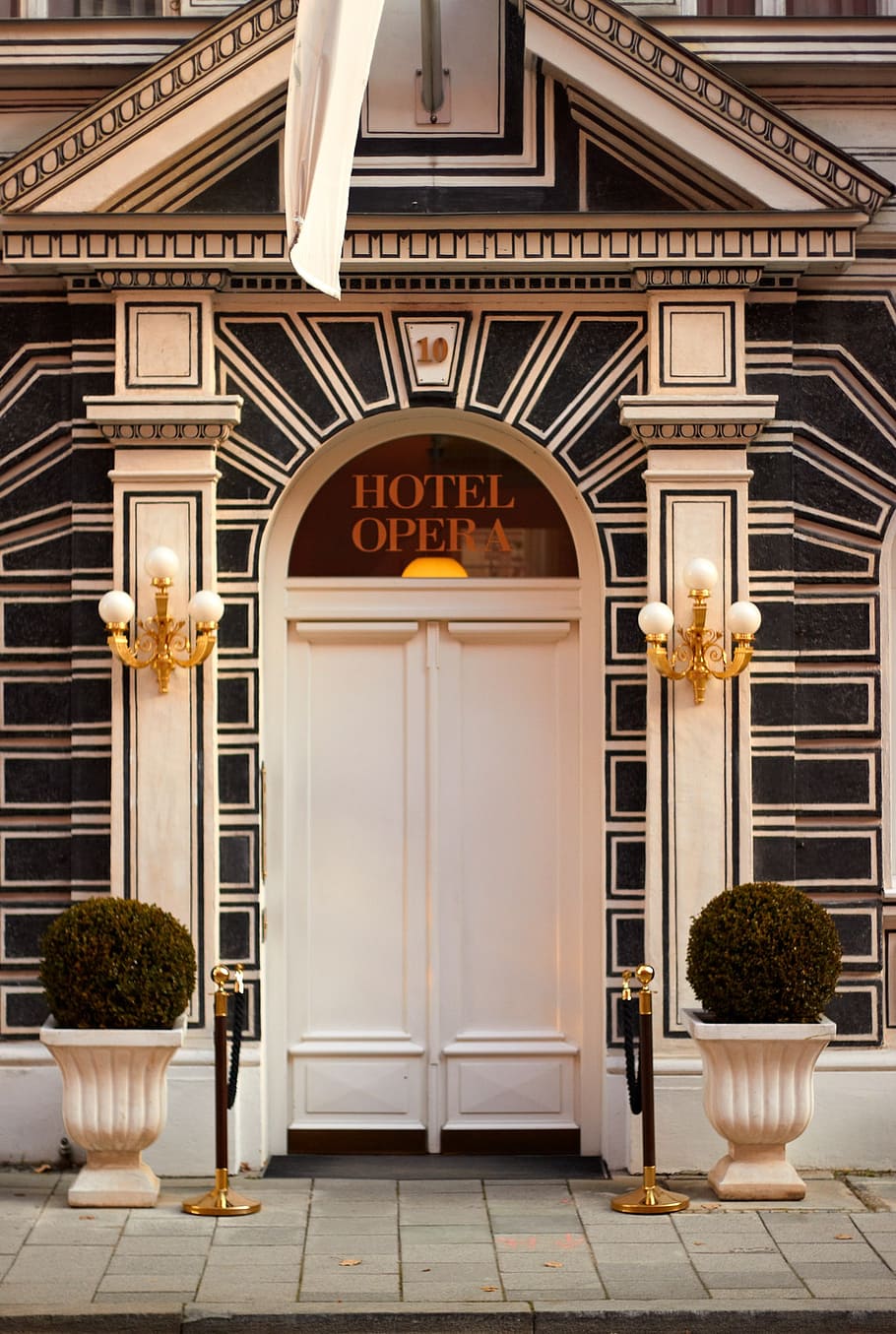 door, hotel, input, hell, doors, architecture, built structure HD wallpaper