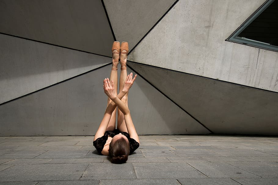woman laying down on floor, photo of ballerina laying on ground HD wallpaper