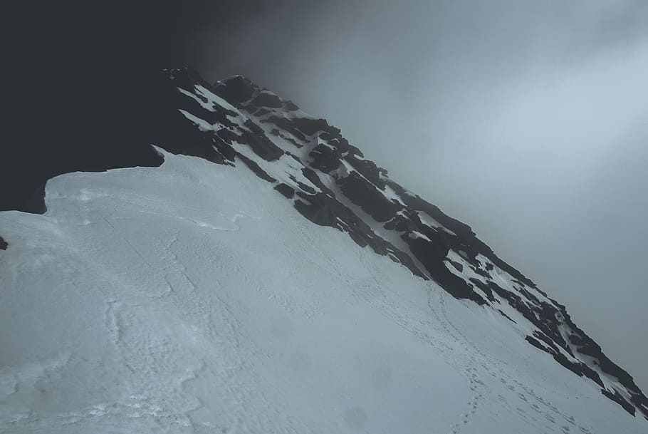snow covered mountain under white clouds at daytime, body of water with ice bergs HD wallpaper