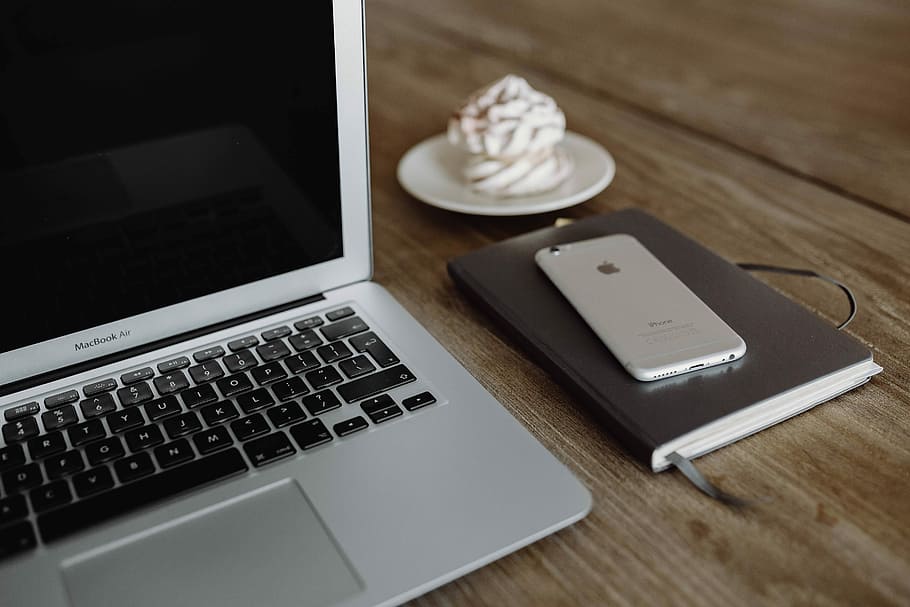 Silver Apple MacBook, computer, notebook, laptop, technology HD wallpaper