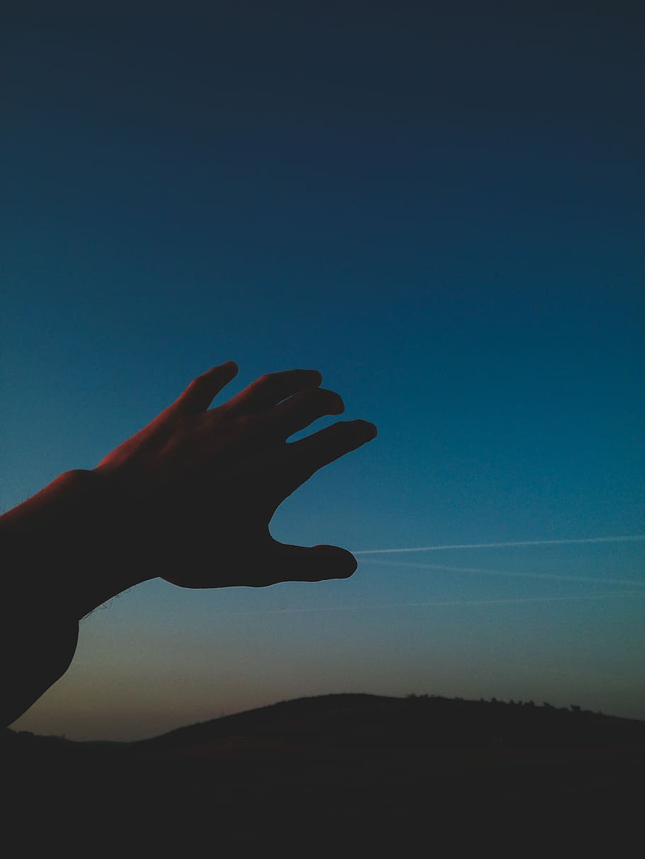 person raising hand on sky, photo of person left hand, blue, gradient HD wallpaper