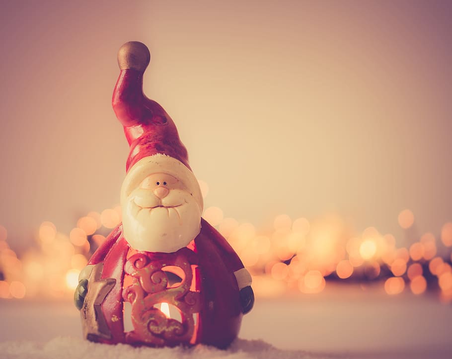closed-up photography of Santa Claus figurine, background, christmas HD wallpaper