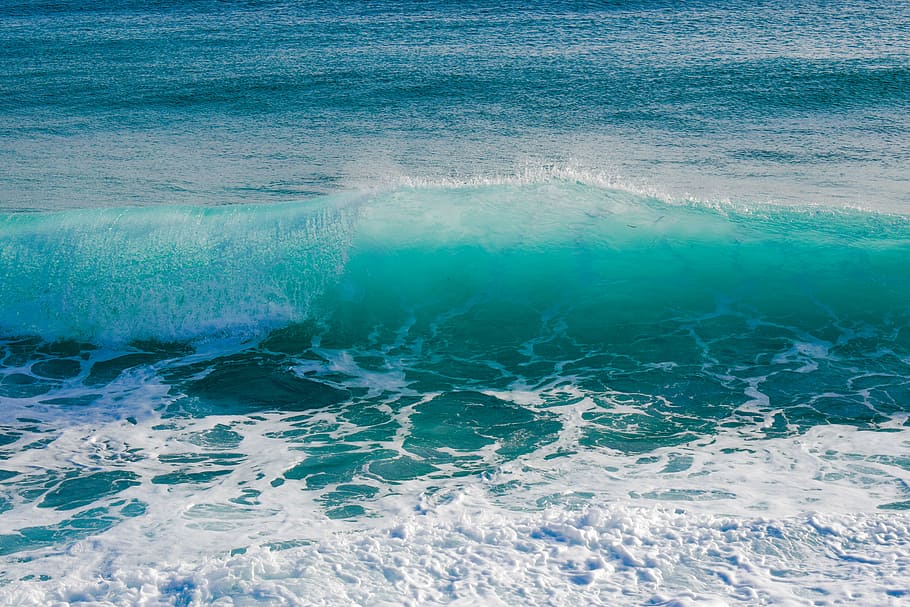 body of water during daytime, wave, transparent, smashing, spray HD wallpaper