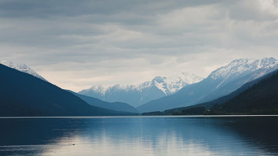 lake surrounded by mountains, clouds, mountain range, snow HD wallpaper