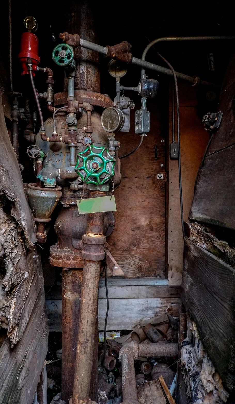 Control Panel, water pipes with valves, machine, rust, old, wheel HD wallpaper