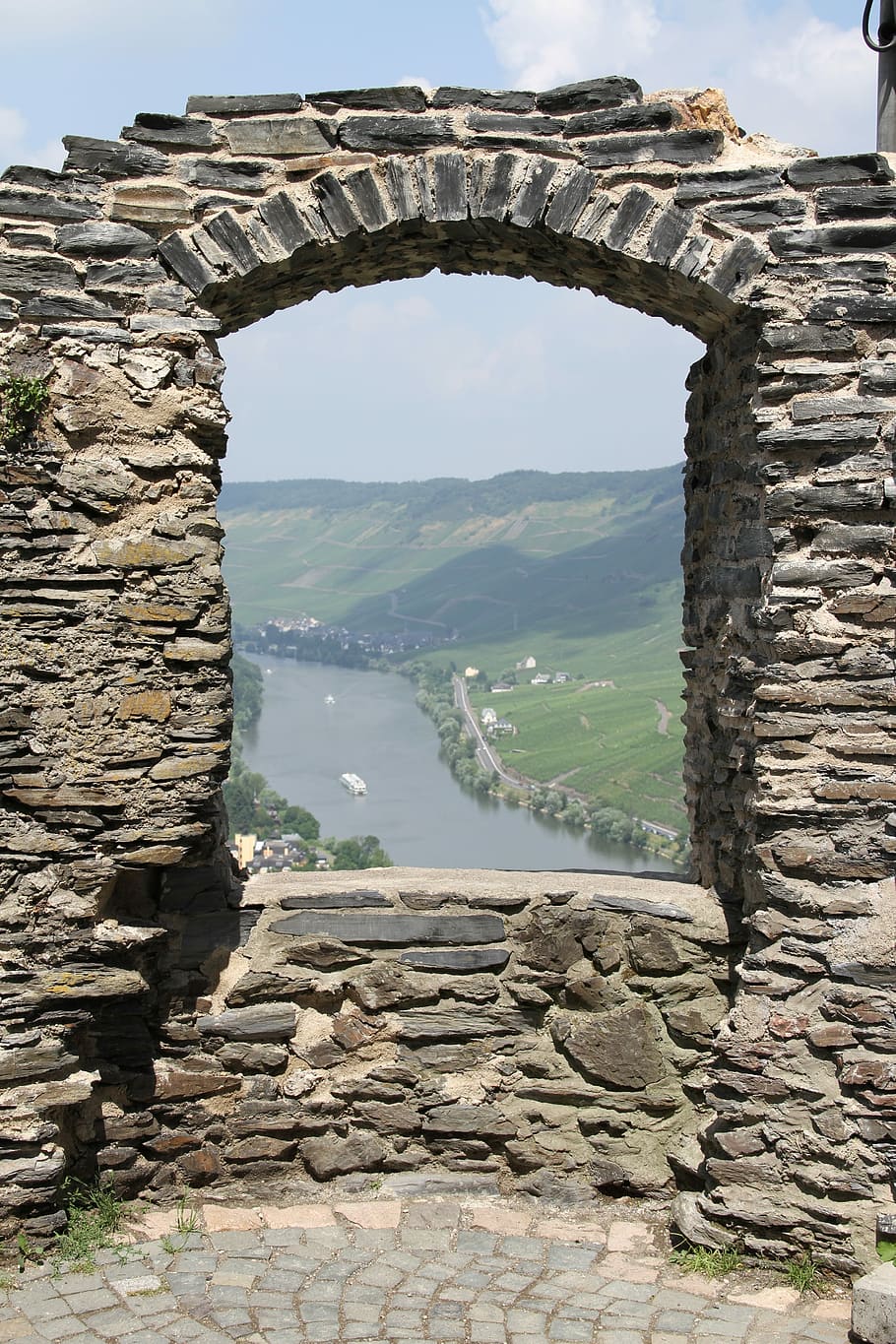 Bernkastel, Mosel River, Castle, River, old ruin, stone material HD wallpaper