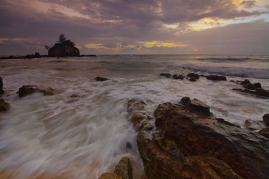 Flowing Water to the Ocean Under Grey Sky, beach, clouds, cloudy HD wallpaper