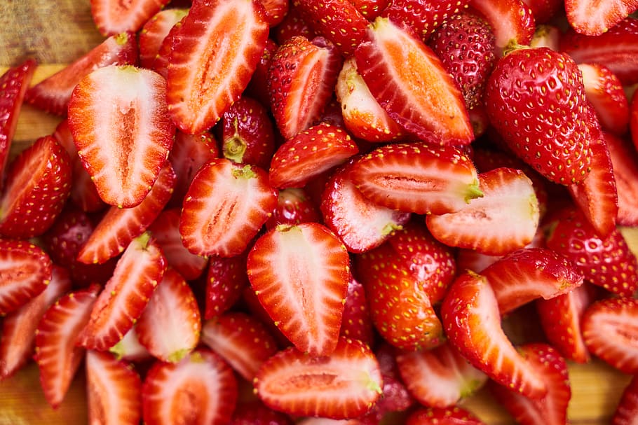 strawberry, red, macro, fruit, horizontal, nature, summer, color image HD wallpaper