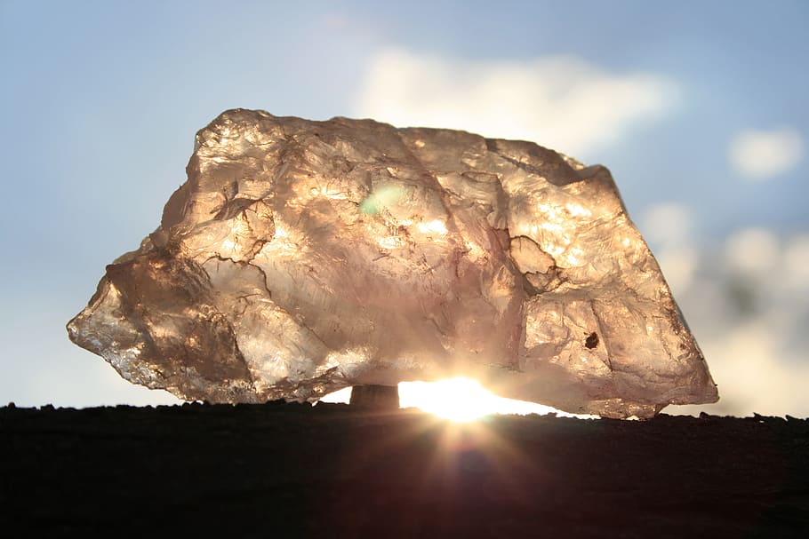 close-up photography of clear stone, quartz, rose, semi-precious HD wallpaper