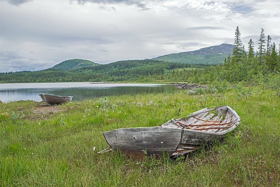 gray wooden boat on grass field during daytime, sweden, fjäll, HD wallpaper