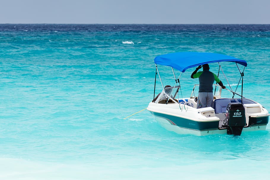 man riding outboard boat, blue, engine, motor boat, motorized HD wallpaper