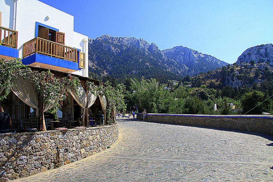 mountain road, view, summer, mountains, tree, architecture HD wallpaper