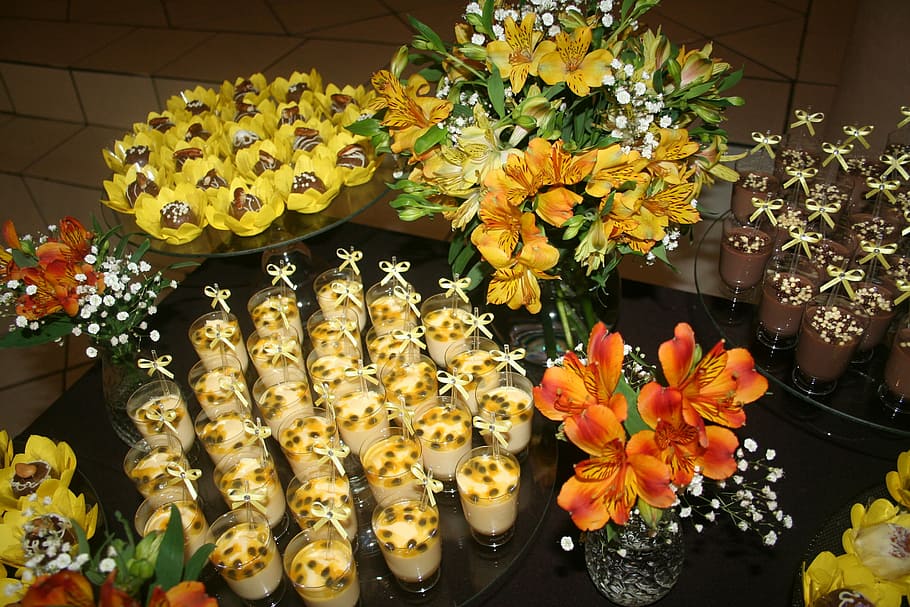 Prom, Sweet, Table, Yellow, Dessert, sweet table, flower, freshness, HD wallpaper