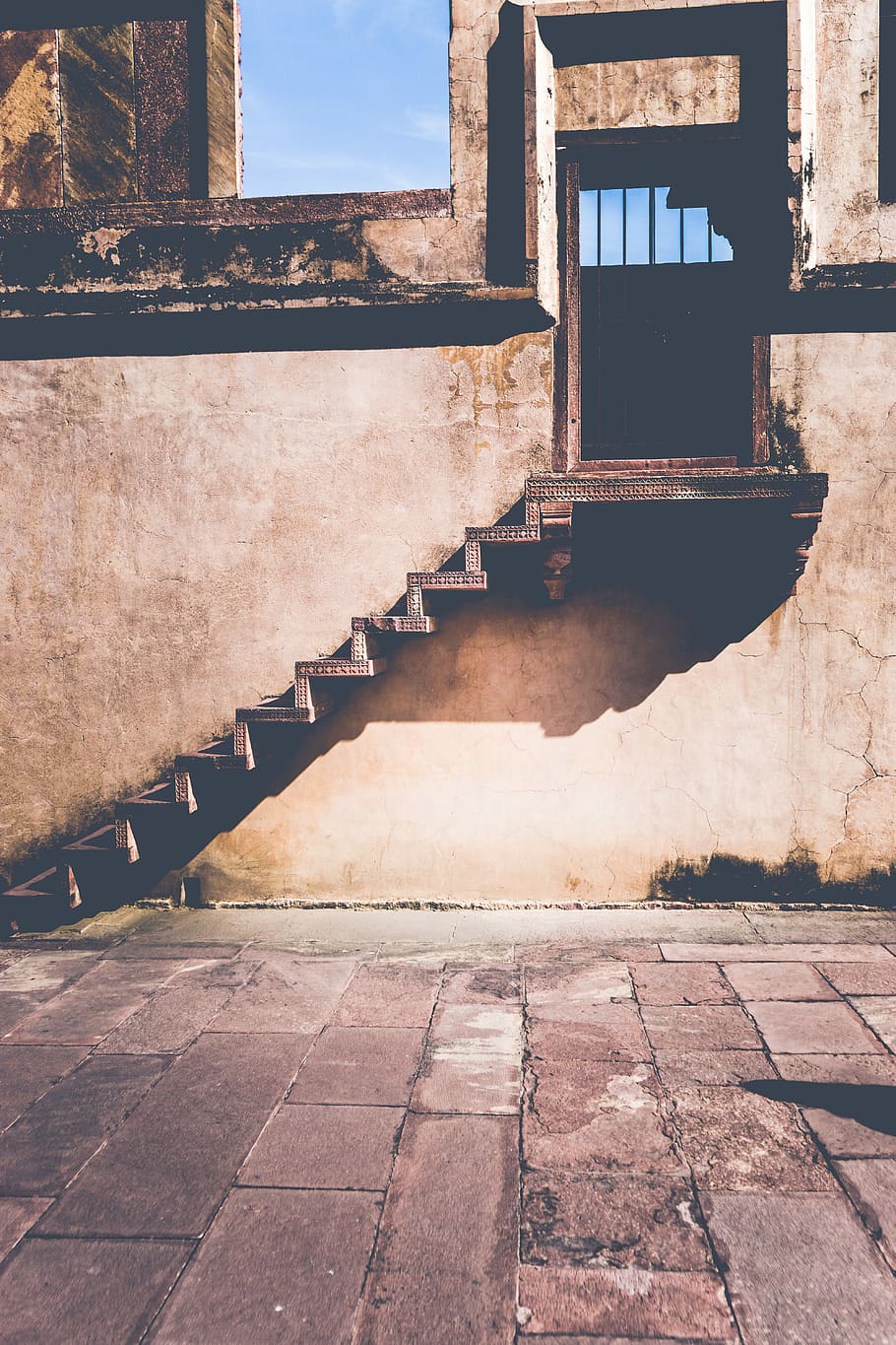 empty stair through empty room, brown staircase leading to door HD wallpaper