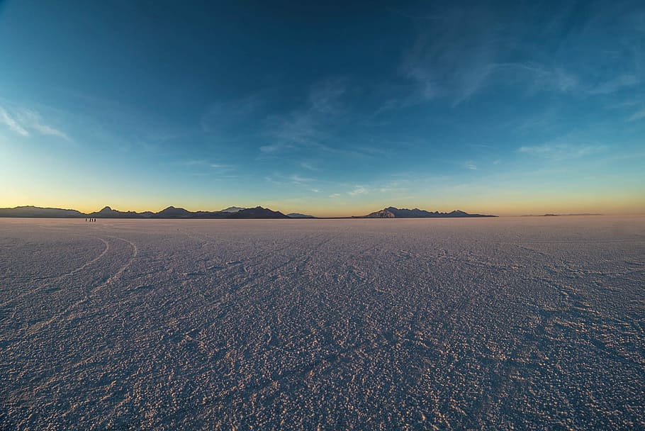 mountains over the horizon, brown desert, snow, landscape, track HD wallpaper