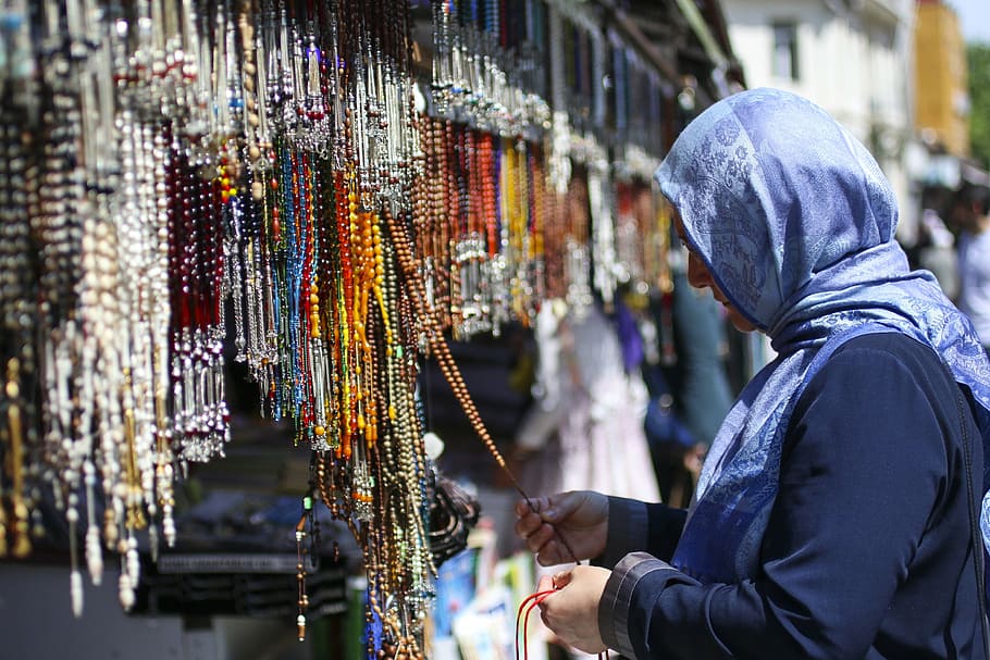woman holding praying beads, human, rosary, prayer, islam, religion, HD wallpaper