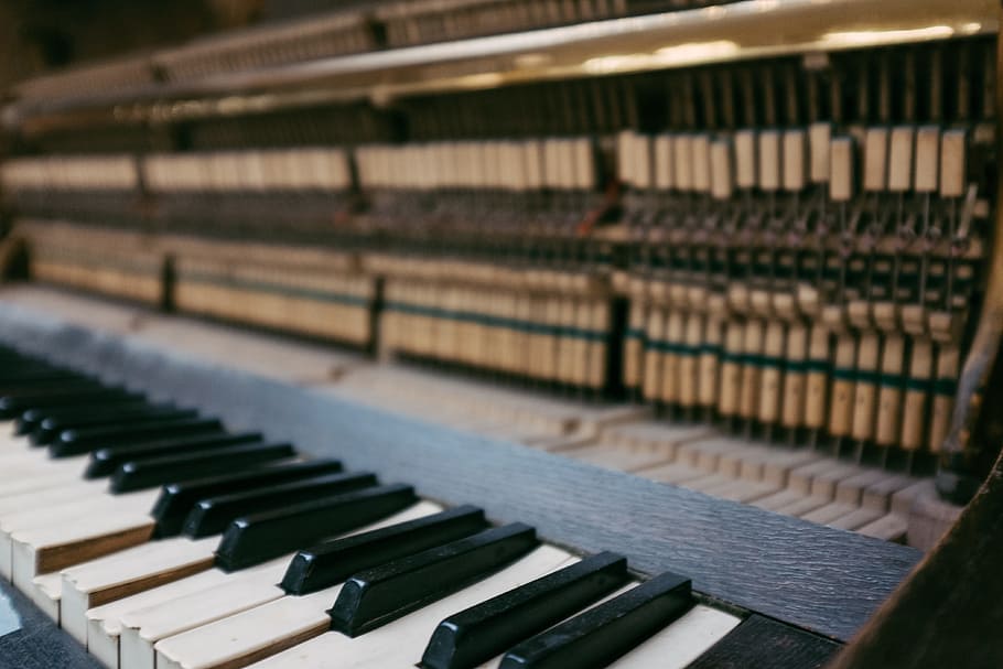 Old abandoned piano, abstract, objects, music, musical Instrument HD wallpaper