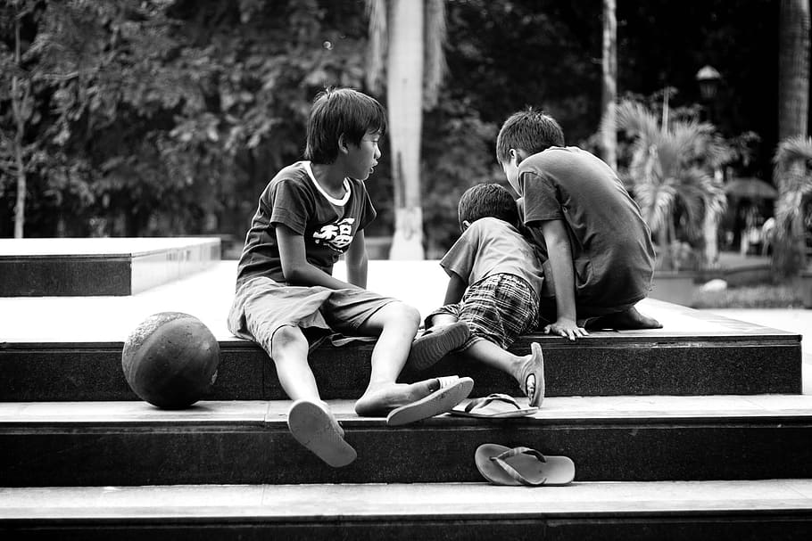 grayscale photo of three boys, playing, fun, basketball, street photograpy HD wallpaper