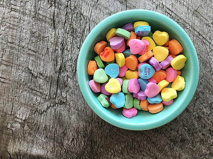 assorted-color heart shape candies on teal bowl, heart-shaped candy lot in bowl HD wallpaper