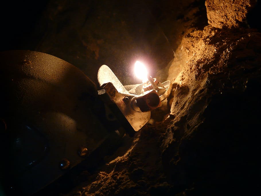 cave, cavers, speleology, helm, light, carbide, lamp, dark HD wallpaper