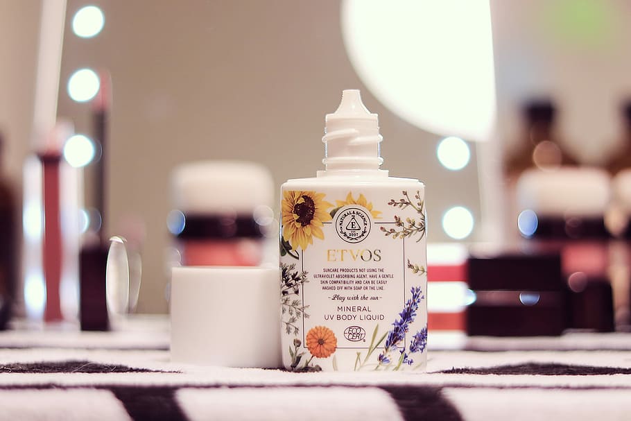 selective focus photography of Etvos mineral liquid bottle, no People HD wallpaper