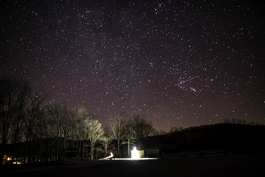 Pavilion lights and stars in the night sky at Echo Bluff State Park, Missouri, HD wallpaper