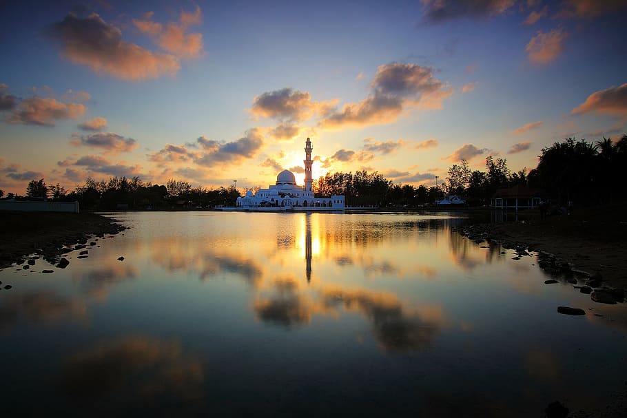 white concrete mosque near body of water at golden hour, silhouette HD wallpaper