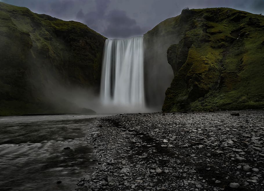 Skogafoss in Iceland under cloudy sky, So Many Waterfalls in Iceland HD wallpaper